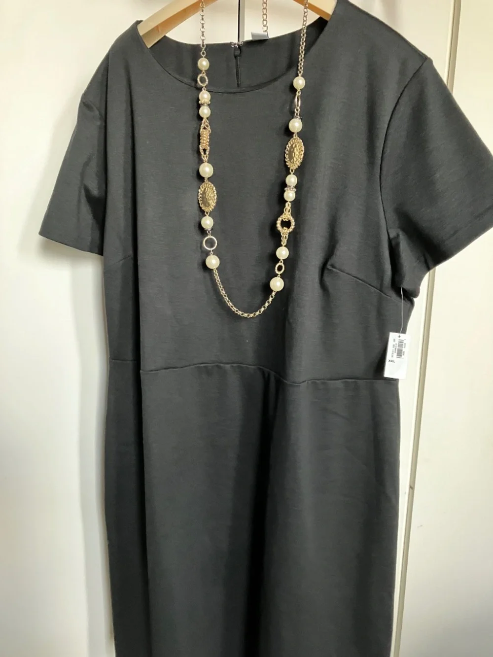 Old Navy Black Short-Sleeve Sheath Dress w/Zipper. XXL. New with Tags. - Picture 9 of 10